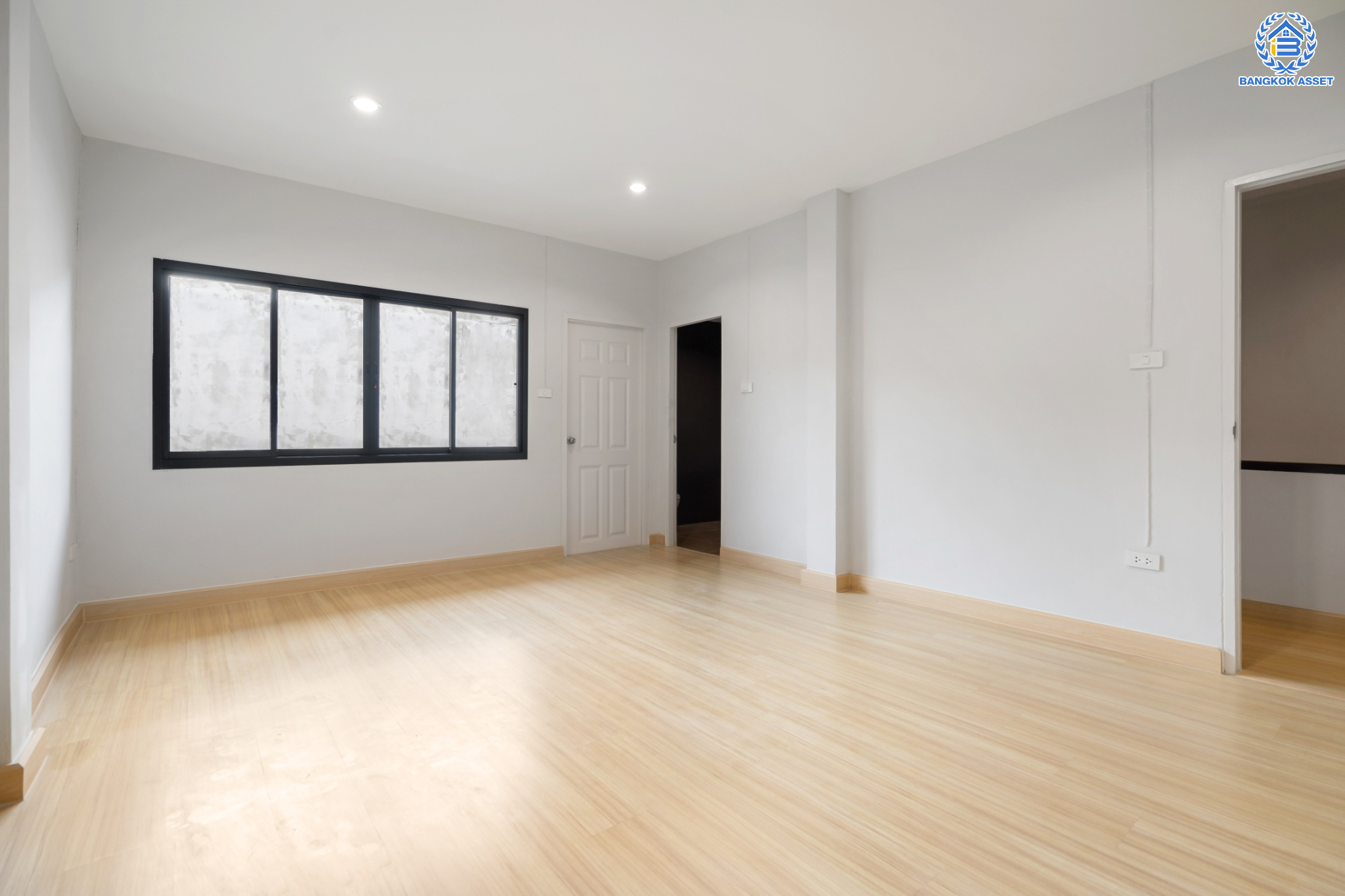 บ้านมือสองตกแต่งใหม่ ม.พิบูลย์การ์เด้นวิลล์ พิบูลย์สงคราม-พระราม5 ทาวน์โฮม 3 ชั้น หลังใหญ่! เนื้อที่ 26.1 ตร.ว. ฟังก์ชัน 4 ห้องนอน 5 ห้องน้ำ (มีห้องน้ำในตัวทุกห้อง) จอดรถได้ 2 คัน บนสุดยอดทำเล! เชื่อมถนนพิบูลย์สงคราม, วงศ์สว่าง, นครอินทร์ และติวานนท์ ใกล้จุดขึ้นทางด่วนศรีรัช-วงแหวนรอบนอก ใกล้รถไฟฟ้า "สถานีแยกติวานนท์"